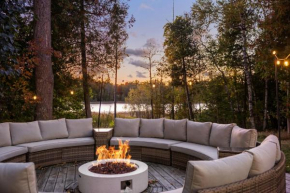 The Pineapple Lake House